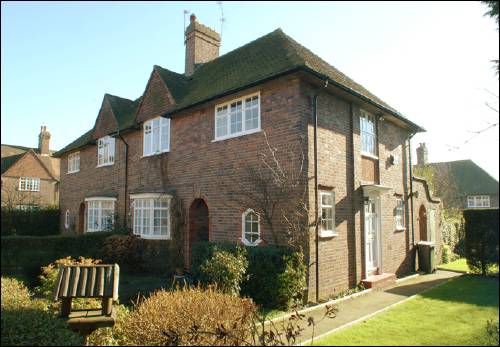 01-3 Neale Close